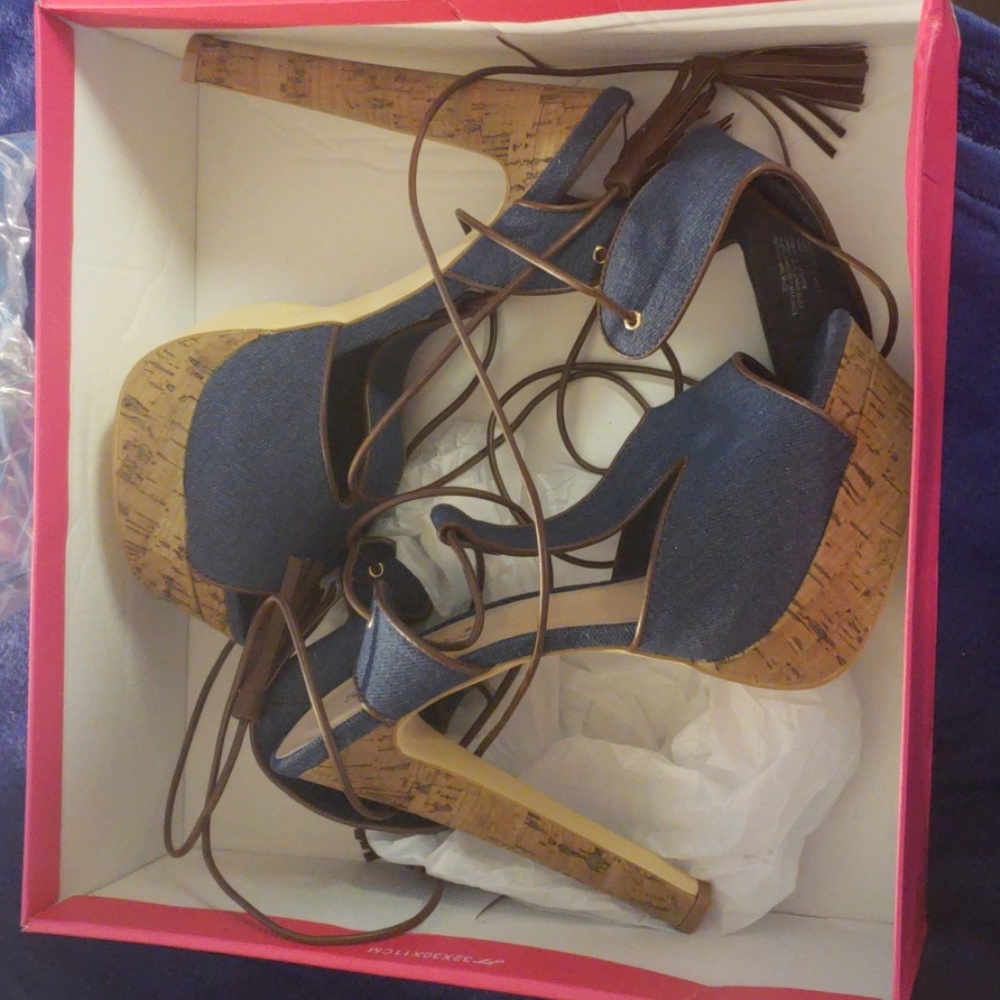 Shoe